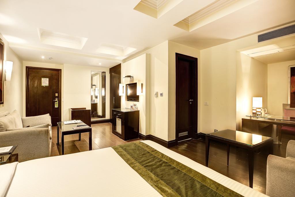 Western Court Csandígarh Kültér fotó