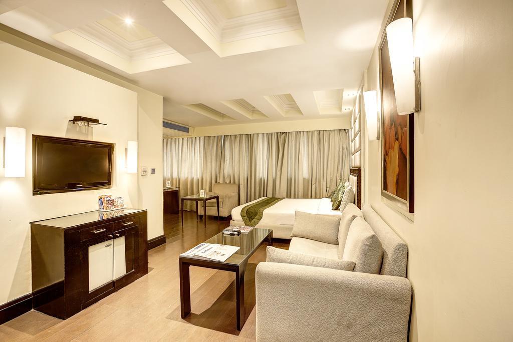 Western Court Csandígarh Kültér fotó