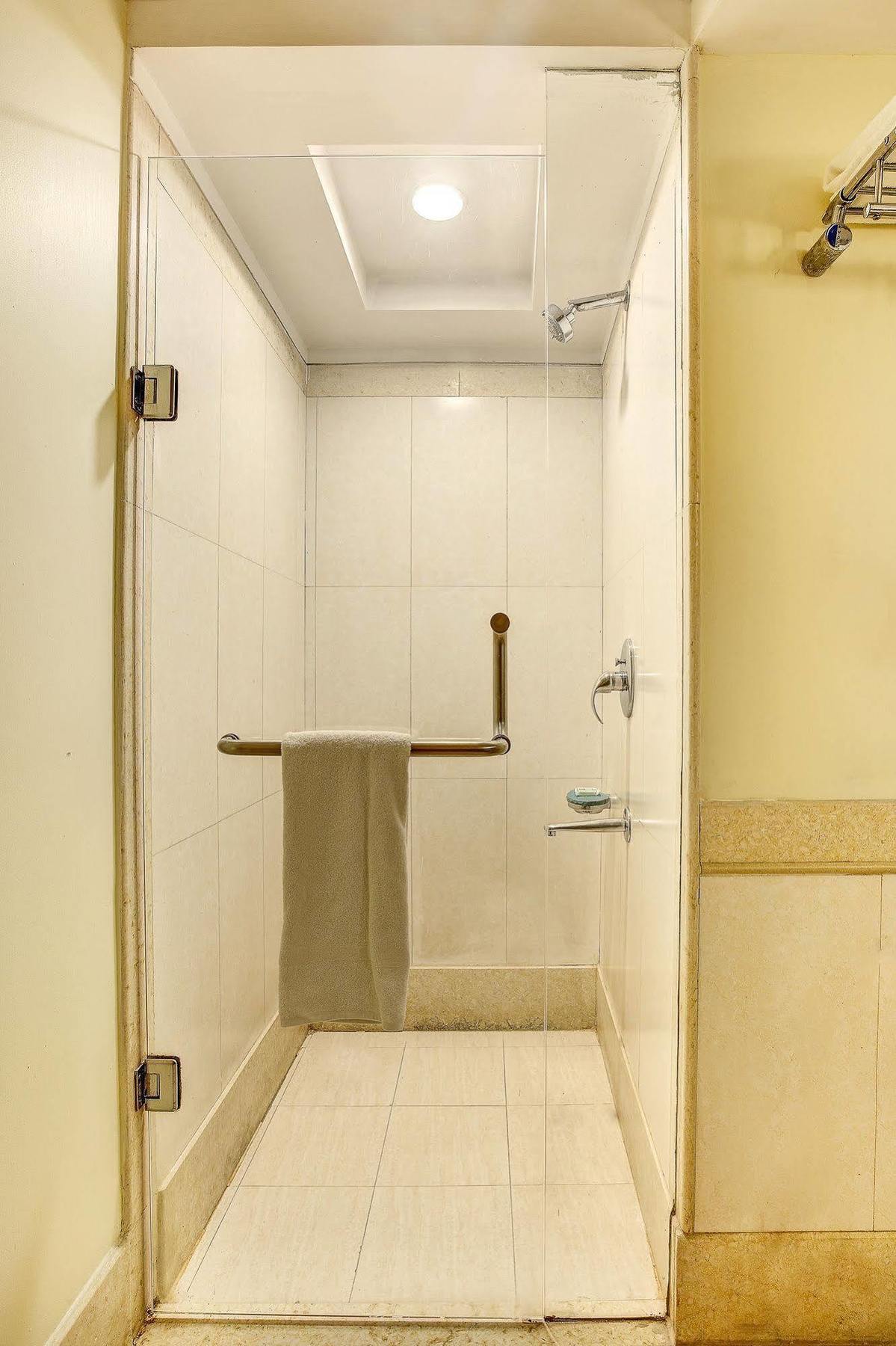 Western Court Csandígarh Kültér fotó