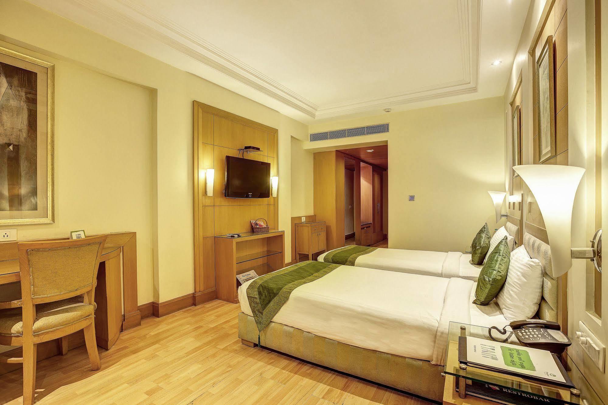 Western Court Csandígarh Kültér fotó