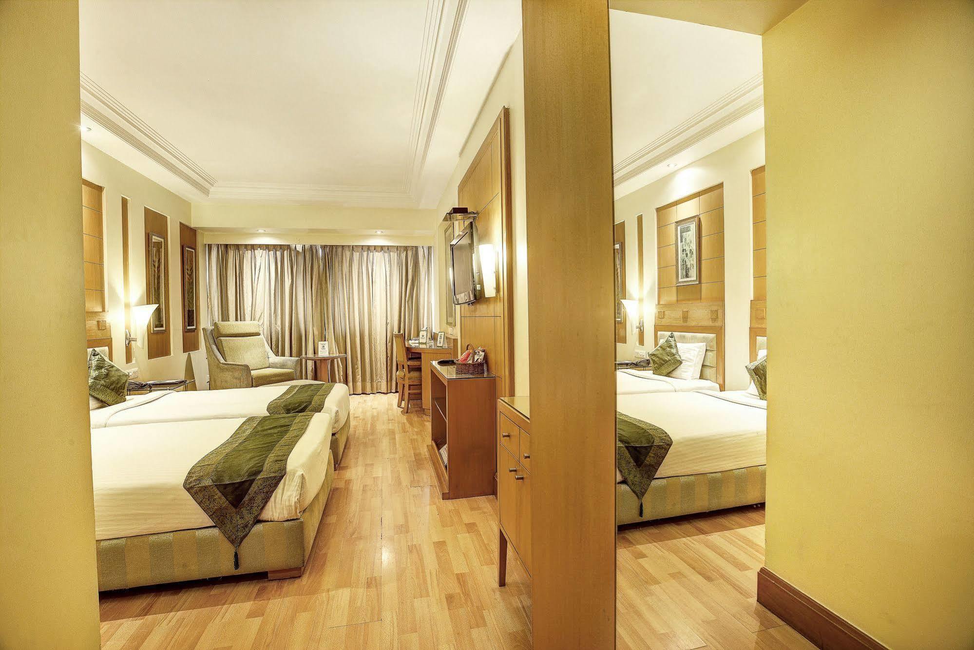 Western Court Csandígarh Kültér fotó