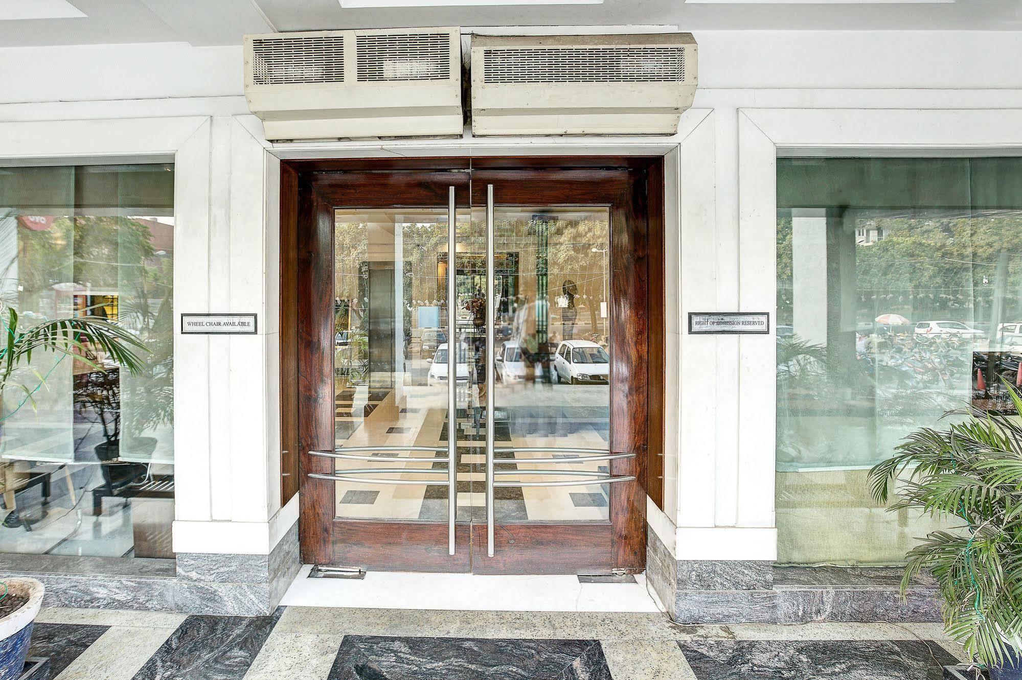 Western Court Csandígarh Kültér fotó